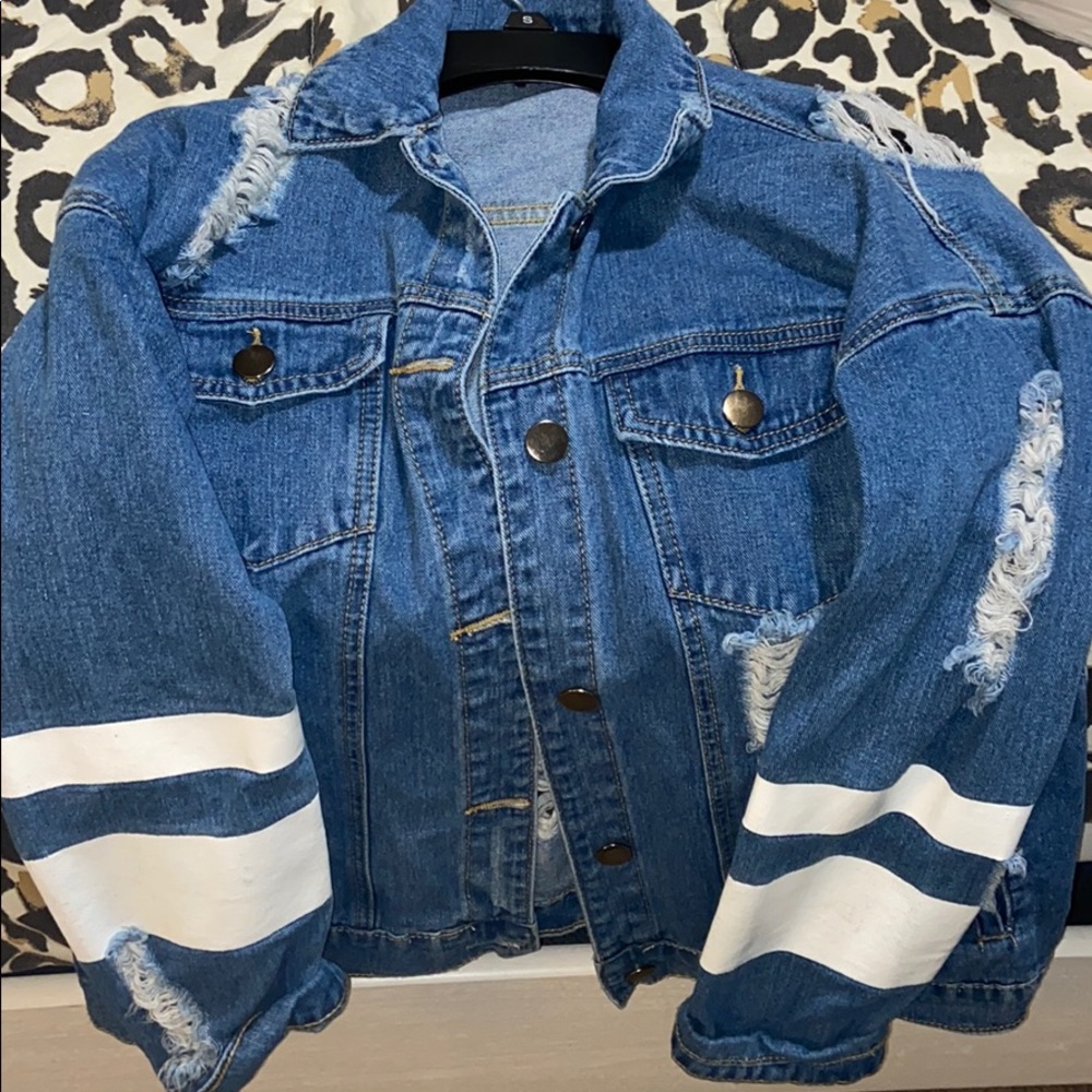 Distressed Jean Jacket - Picture 4 of 5